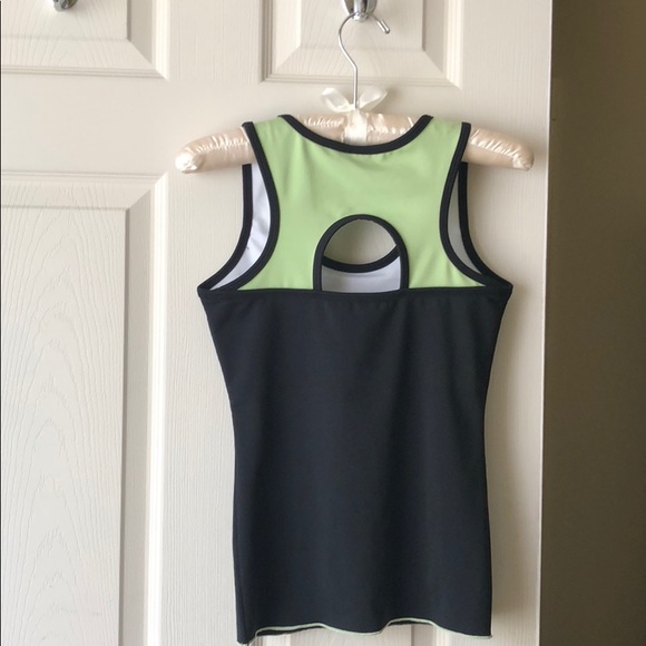 Racer back workout top with built-in shelf bra - Picture 2 of 5